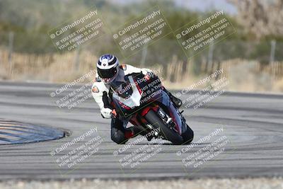 media/Dec-01-2025-Moto Forza (Mon) [[2daa91e15f]]/1-Advanced Group/Session 3 (Turn 3)/